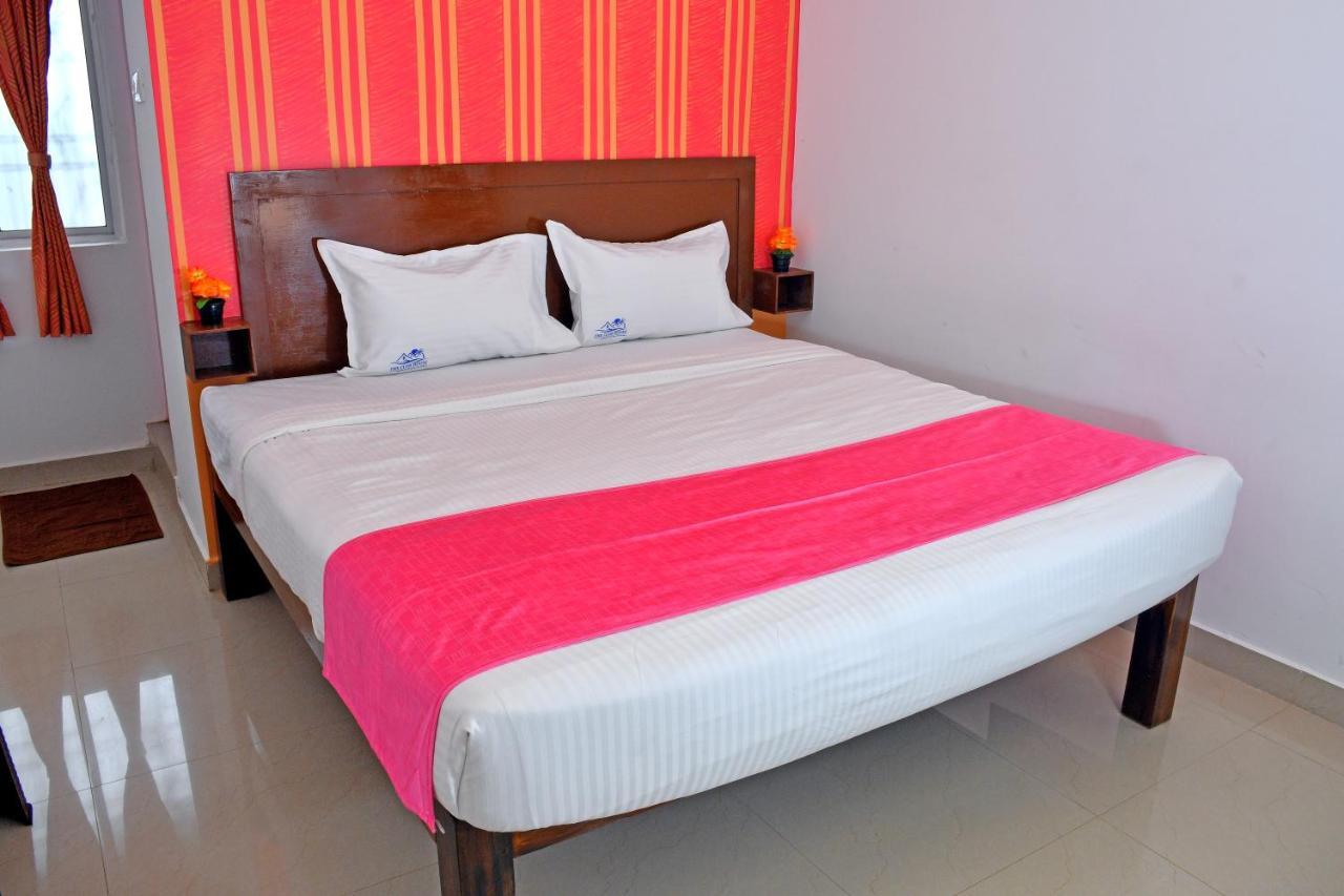 The Club House- Swimming Pool That'S Better Than The Beach Hotel Pondicherry Exterior photo