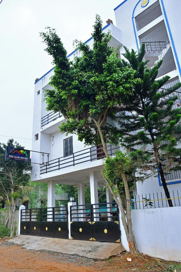 The Club House- Swimming Pool That'S Better Than The Beach Hotel Pondicherry Exterior photo