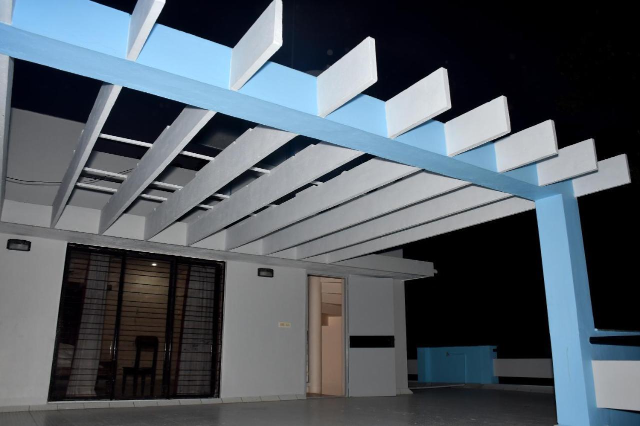 The Club House- Swimming Pool That'S Better Than The Beach Hotel Pondicherry Exterior photo